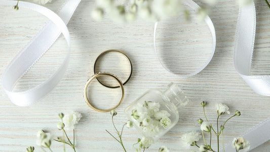 Embracing Elegance: Why Minimalist Women's Wedding Bands are Making Waves