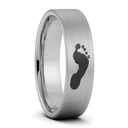 Bague pour femme en tungstène noir brossé à empreinte personnalisée