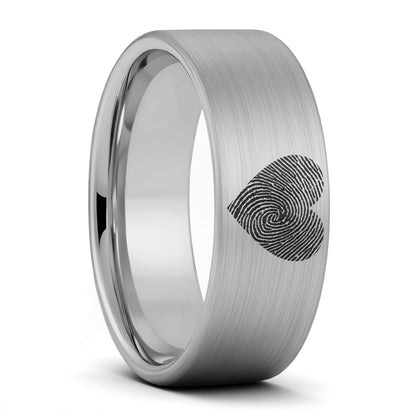 Bague pour hommes en tungstène doré brossé avec empreinte digitale en forme de cœur personnalisée