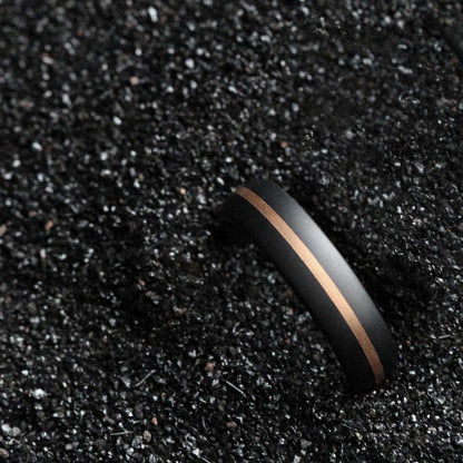 Alliance en or rose 14 carats avec incrustation en satin bombé et diamants noirs