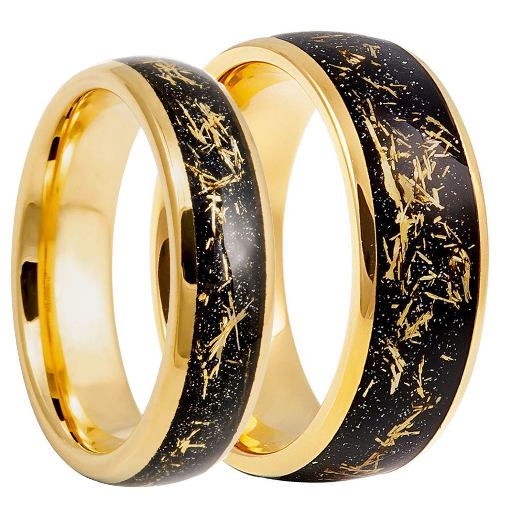 Juego de alianzas de boda a juego de pareja de tungsteno dorado con incrustaciones de fibra de carbono dorada y negra