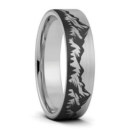 Alianza de boda de tungsteno para mujer con diseño de bosque y cordillera en oro cepillado