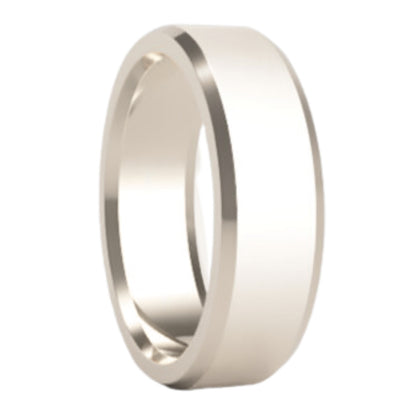 Alliance en satin en or 10 carats avec bords biseautés