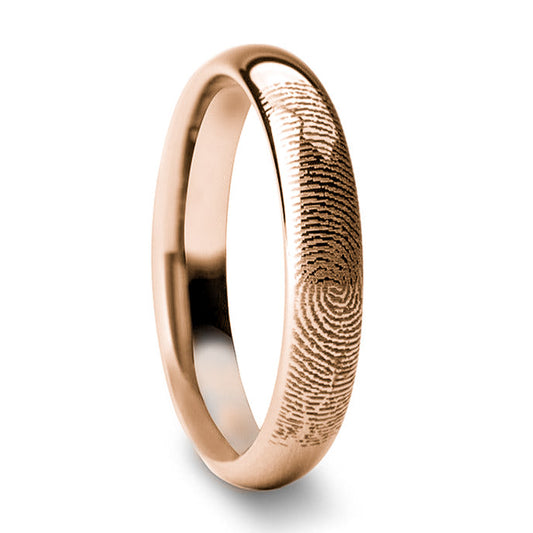 Alianza de boda de tungsteno chapada en oro rosa grabada con huellas dactilares personalizadas